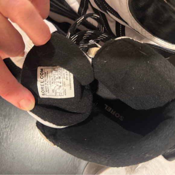 Sorel sneaker boots for snow/rain size 8. Worn once - Picture 6 of 7